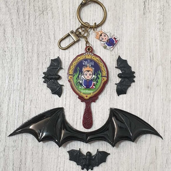 Unisex Evil Queen Snow White And 7 Dwarfs Key Chain Key Ring Handbag Accessory - Picture 1 of 4